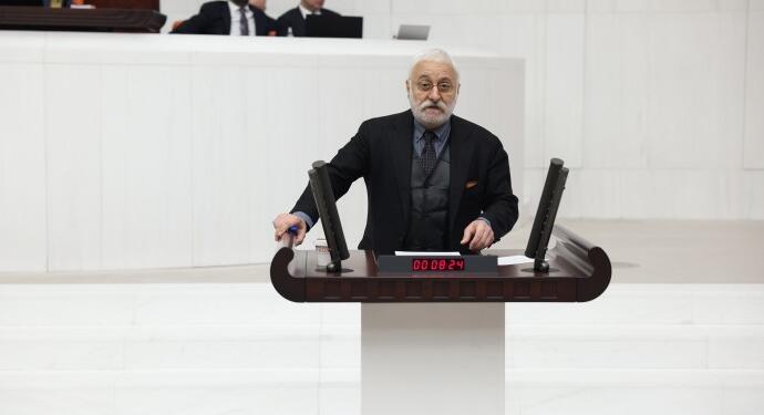 Oluç: Cumhurbaşkanlığının kimi merkezi yetkilere yerellere devredilmeli