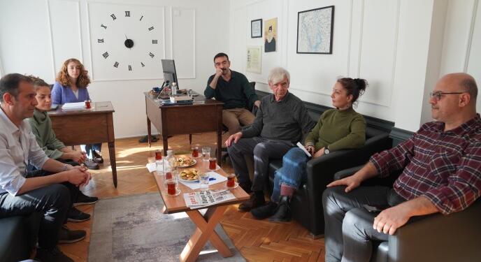 Sosyolog Holloway Asrın Hukuk Bürosu’nu ziyaret etti