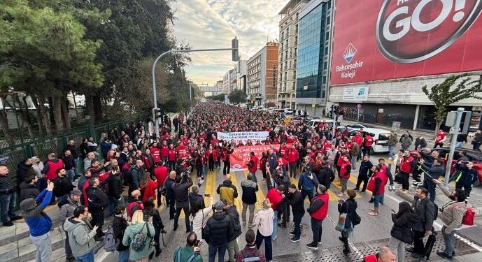 Hakları için çıplak ayakla yürüdüler