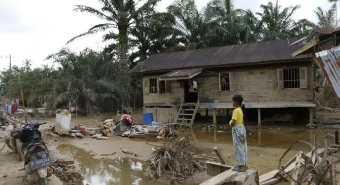 Endonezya’da sel: Binden fazla kişi hayatını kaybetti