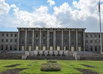 Meclis’te tacize uğrayan çocuğun yakını: Sesini duyuramayan varsa konuşsunlar