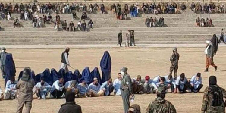 Taliban rejimi kadınları cezalandırmayı sürdürüyor