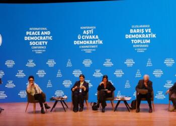 Yüksekdağ ve Demirtaş konferansı selamladı