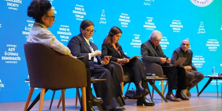 Uluslararası Barış ve Demokratik Toplum Konferansı’ndan kareler