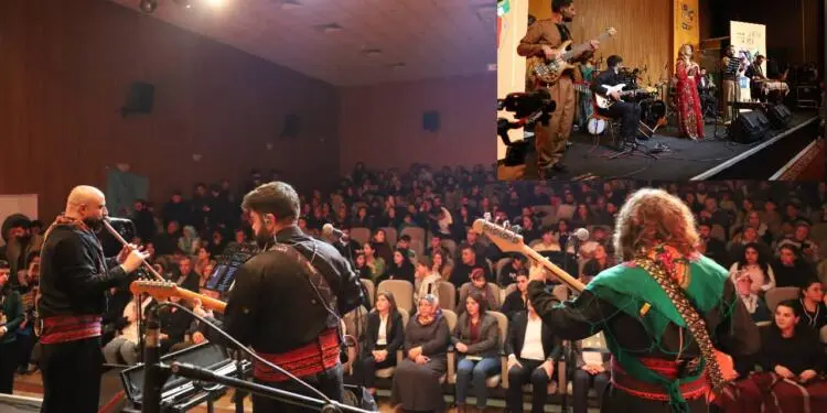 Wan’da müzik festivalinin son günü renkli görüntülere sahne oldu