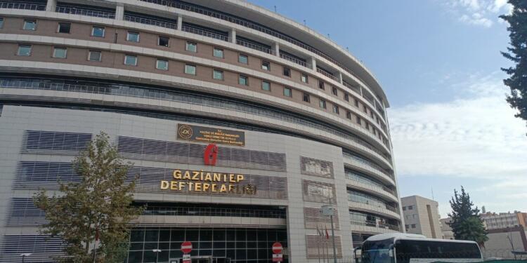 Cezaevindeki iaşe borcu gerekçesiyle kızının bursuna el konuldu