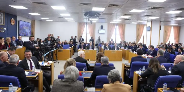 Şirnex’teki baskı ve provokasyon girişimleri bütçe görüşmelerine taşındı