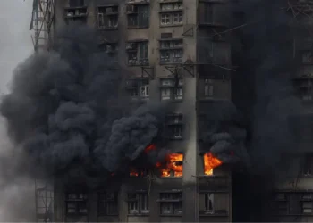 Hong Kong’daki yangında bilanço ağırlaştı: 159 kişi öldü