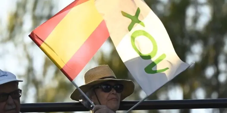 İspanya’da bölgesel seçimde sosyalistler oy kaybetti, aşırı sağ yükseldi