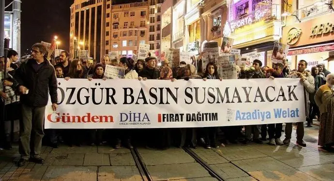 46 kişinin yargılandığı ‘KCK Basın Davası’ ertelendi
