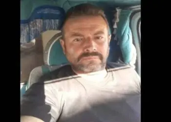 Belediye önünde bedenini ateşe veren işçi hayatını kaybetti