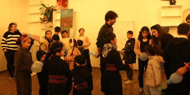 Dil kurumları çocuklara alfabe öğretme etkinliği düzenledi