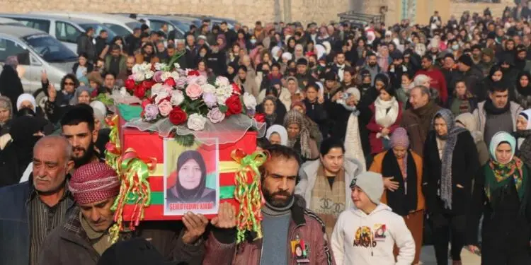 Halep’teki saldırılarda katledilen kadın son yolculuğuna uğurlandı
