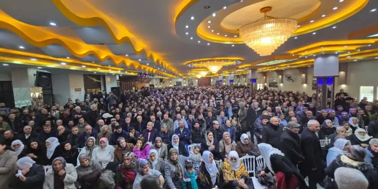 Buluşma mitinge dönüştü: Her ev bir komün olmalı