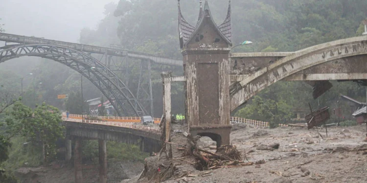 Endonezya’da sel: 604 can kaybı, yaklaşık 500 kişi kayıp