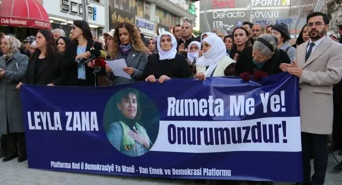 Wan’da Leyla Zana’ya yönelik ırkçı saldırıya tepki