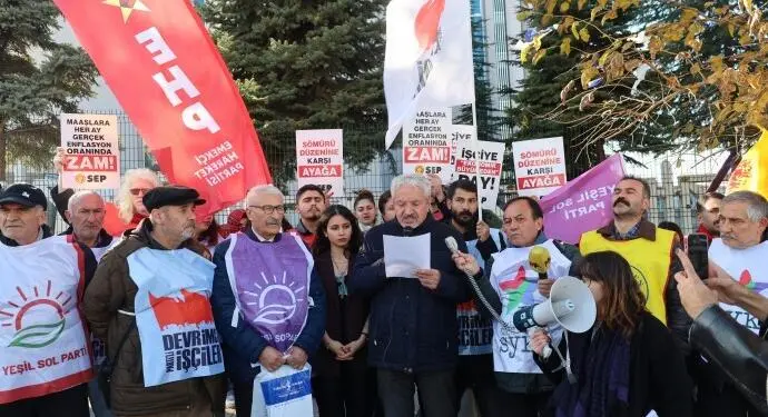 Asgari Ücret İnisiyatifi’nden bakanlık önünde açıklama