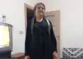 HAKKARİ’NİN YÜKSEKOVA İLÇESİNDE ALZHEİMER HASTASI OLDUĞU ÖĞRENİLEN 56 YAŞINDAKİ AYFER KIZILDOĞAN, EVİNDE GEÇİRDİĞİ ANİ RAHATSIZLIK SONUCU HAYATINI KAYBETTİ. ANNELERİNDEN HABER ALAMAYAN ÇOCUKLARININ İHBARI ÜZERİNE EVE GİREN EKİPLER, KADININ CANSIZ BEDENİYLE KARŞILAŞTI. (METİN TEK/HAKKARİ-İHA)