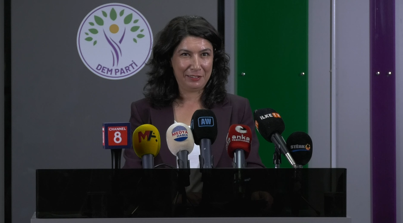 Halide Türkoğlu gündeme dair konuşuyor CANLI